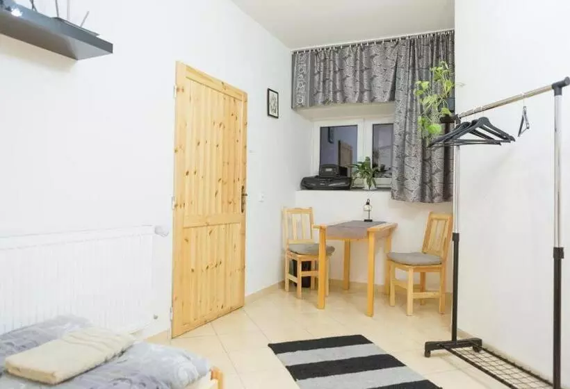 Majatalo Ubytovanie Adina Poltár