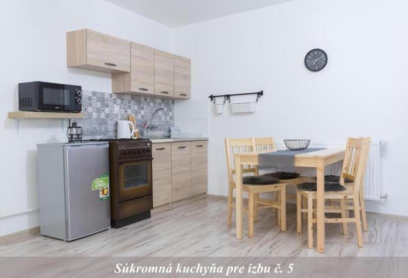 펜션 Ubytovanie Adina Poltár