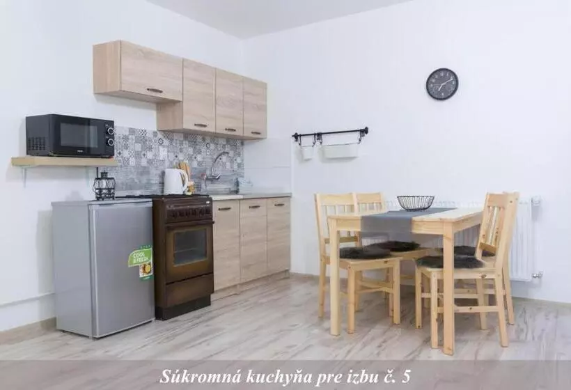 Majatalo Ubytovanie Adina Poltár