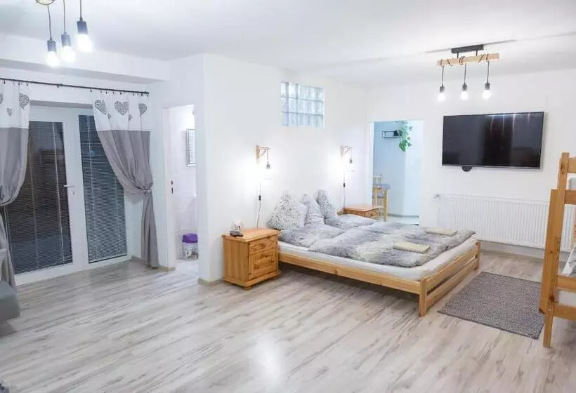 Majatalo Ubytovanie Adina Poltár