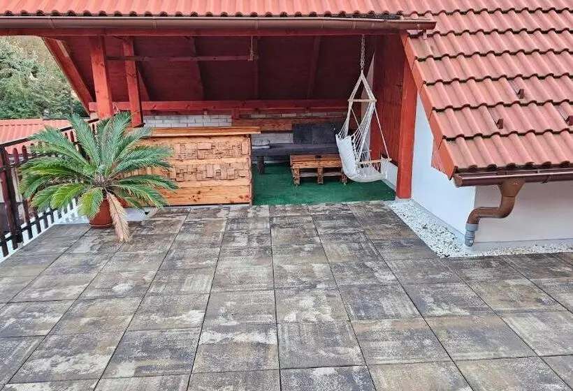 Majatalo Ubytovanie Adina Poltár