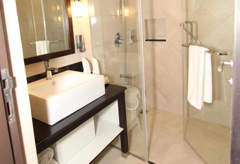 Resort Club Mahindra Mount Serene, Munnar