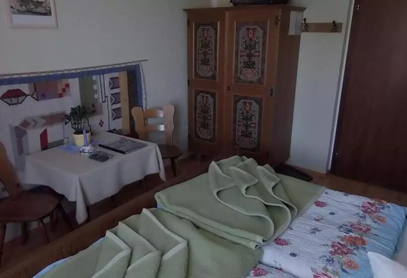 ユースホステル Gasthof Steiner