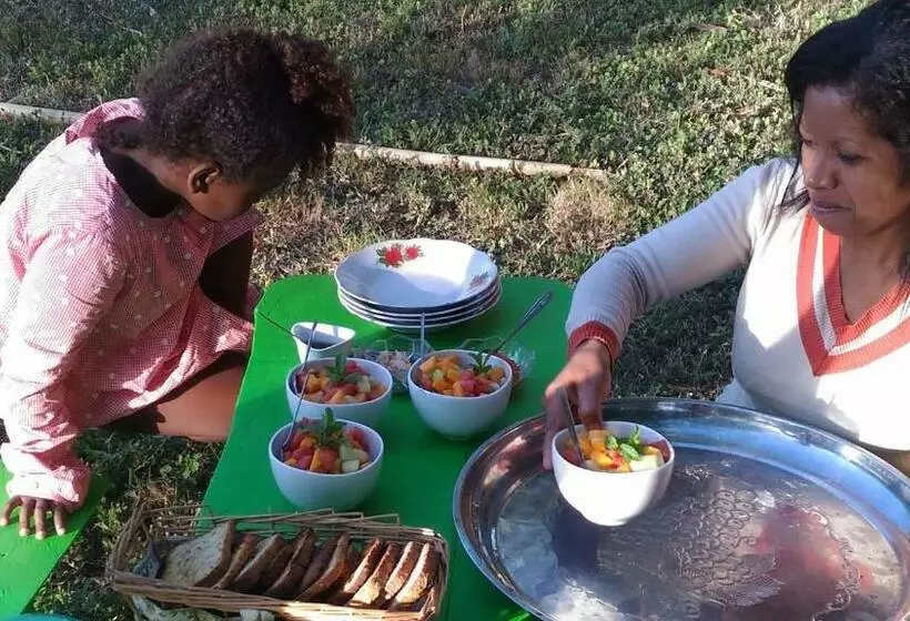 Aamiaismajoitus (B&B) 4 Pohon   Les 4 Arbres