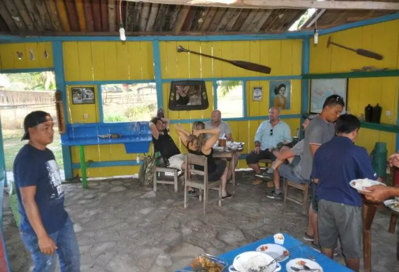 Aamiaismajoitus (B&B) 4 Pohon   Les 4 Arbres