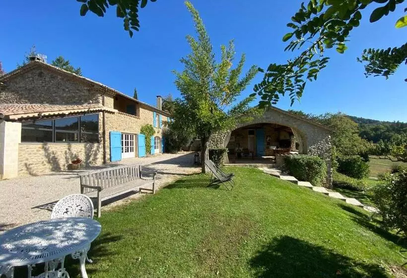Aamiaismajoitus (B&B) Chambre D Hôtes Le Jas Des Sagnières