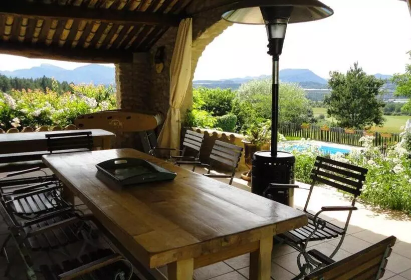 Aamiaismajoitus (B&B) Chambre D Hôtes Le Jas Des Sagnières