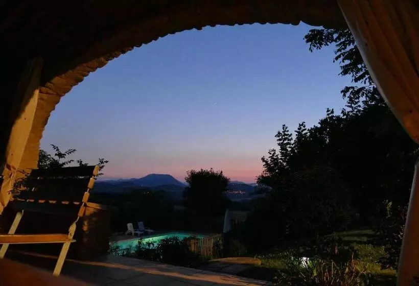 Aamiaismajoitus (B&B) Chambre D Hôtes Le Jas Des Sagnières