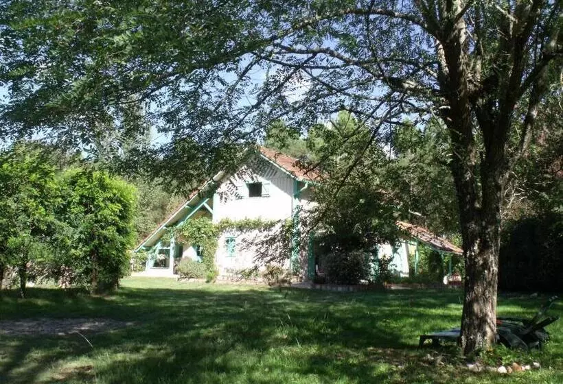 Aamiaismajoitus (B&B) Les Hôtes Landes