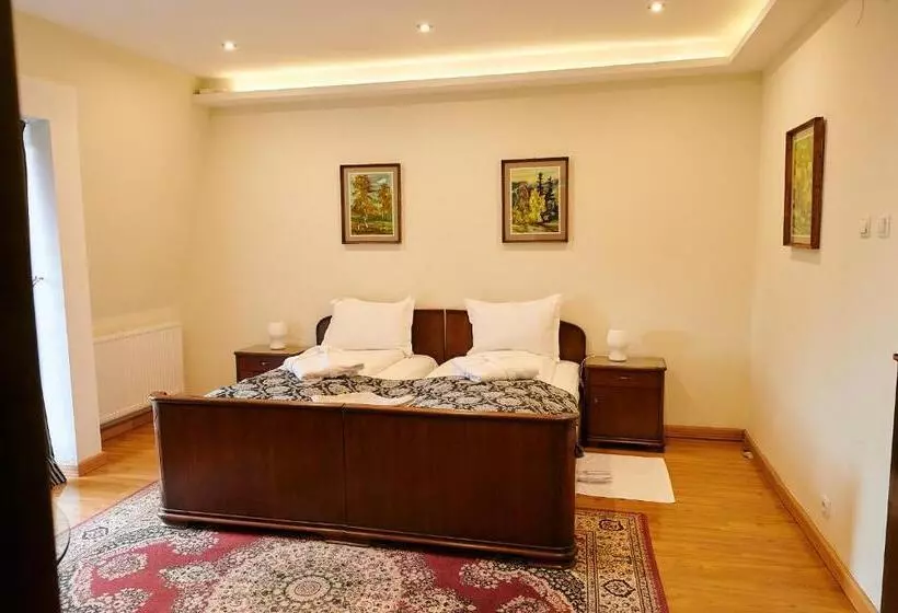 Aamiaismajoitus (B&B) Saciova Hills