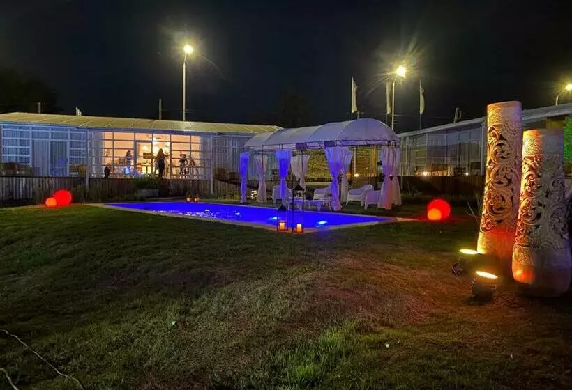 Hotelli Terrazas Del Rio Negro