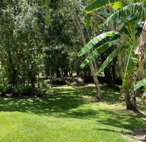 פנסיון Kin Kin Cottage Retreat