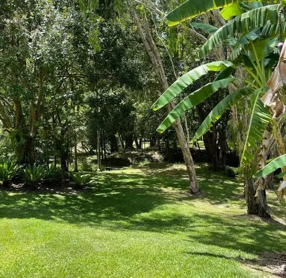 Majatalo Kin Kin Cottage Retreat