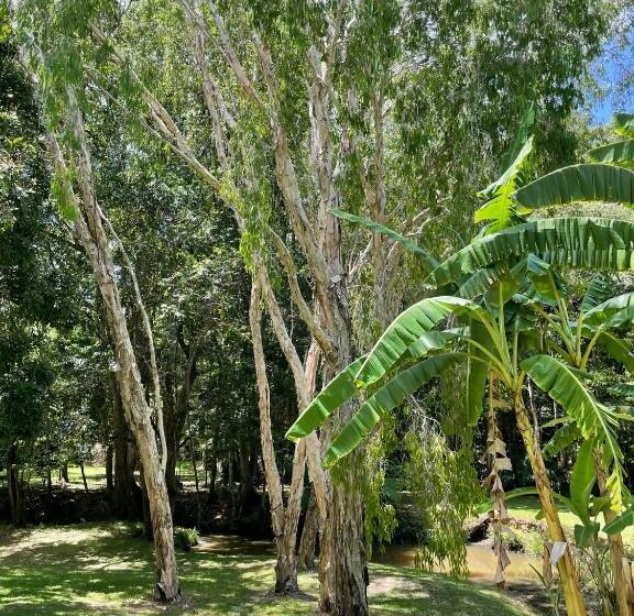 פנסיון Kin Kin Cottage Retreat