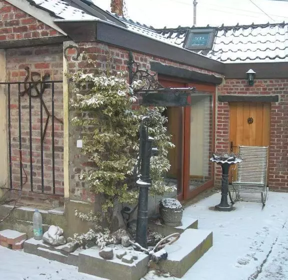 Majatalo La Fermette De La Vache Rousse