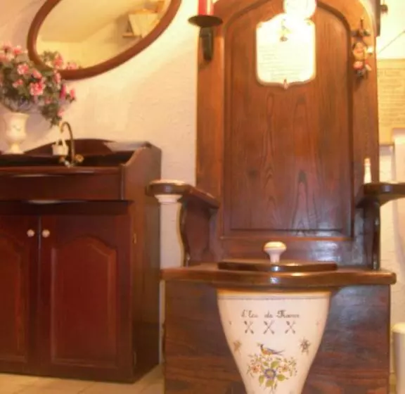 Majatalo La Fermette De La Vache Rousse