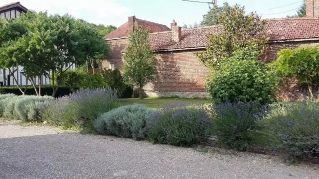 Majatalo La Lavandière Proche Des Lacs Restauration Netflix Parking Privé