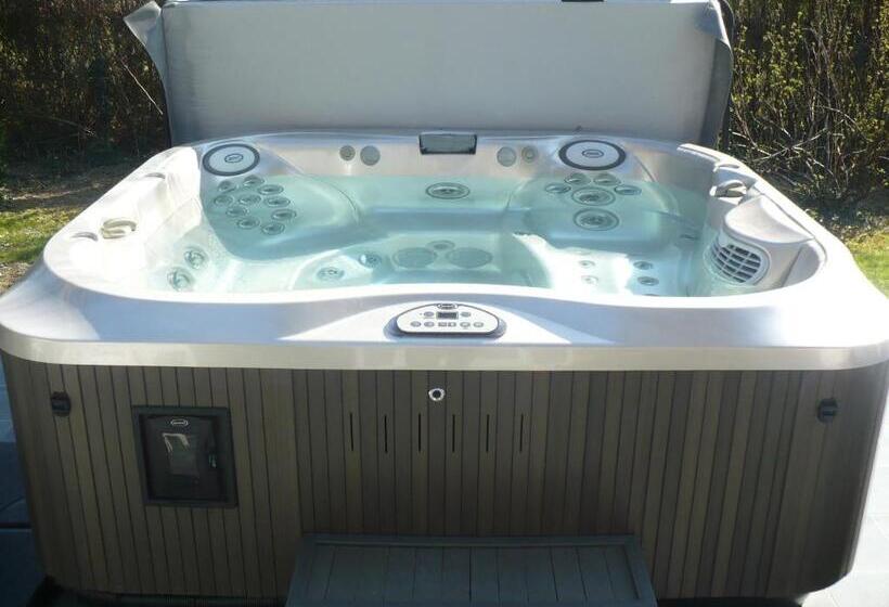 بنسيون La Lavandière Proche Des Lacs Restauration Netflix Parking Privé