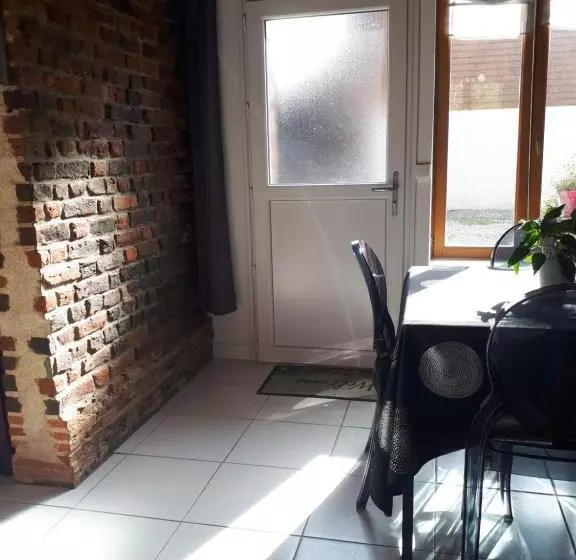 Majatalo La Lavandière Proche Des Lacs Restauration Netflix Parking Privé