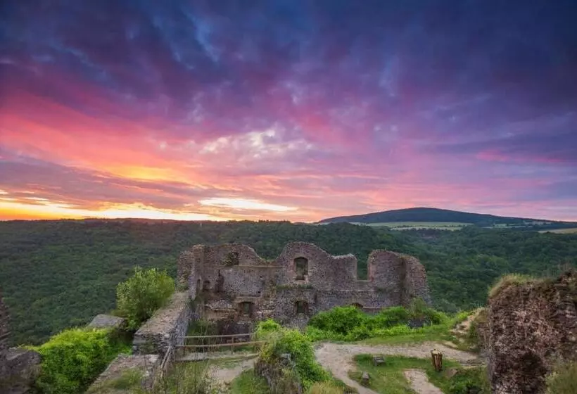 ペンション Macskakő Vendégház