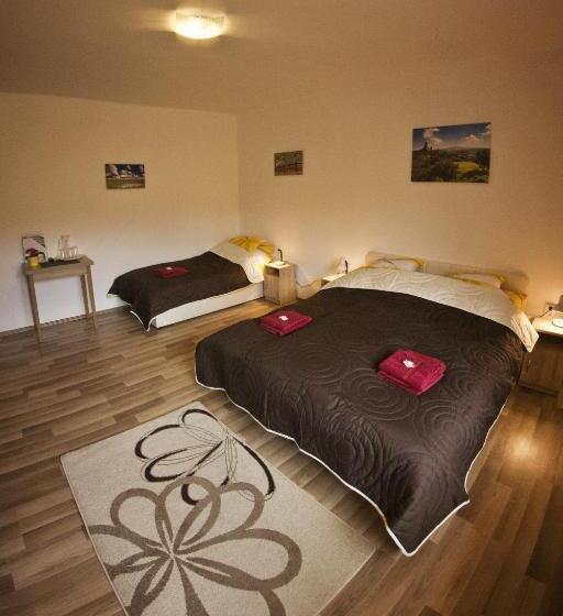 Pensjonat Macskakő Vendégház