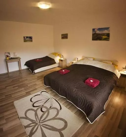 ペンション Macskakő Vendégház