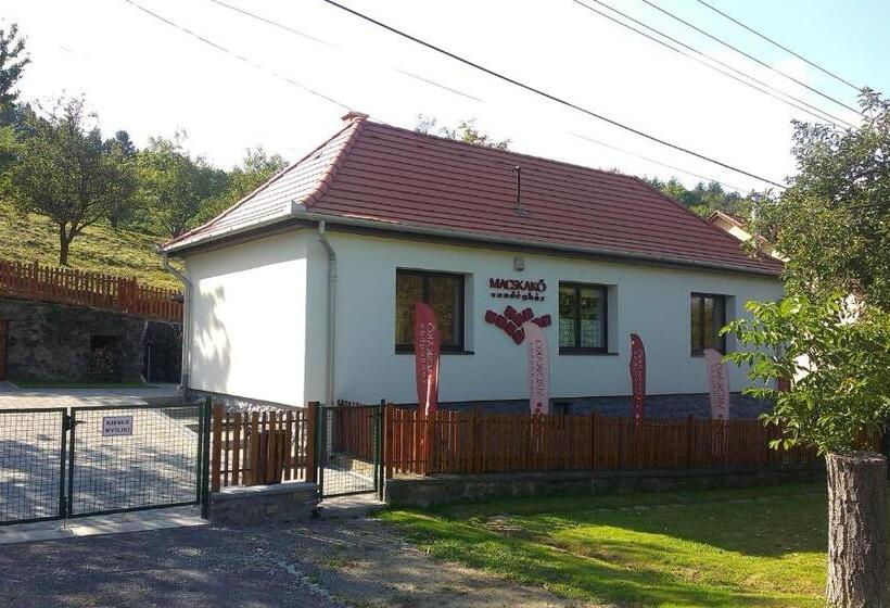 Pensjonat Macskakő Vendégház