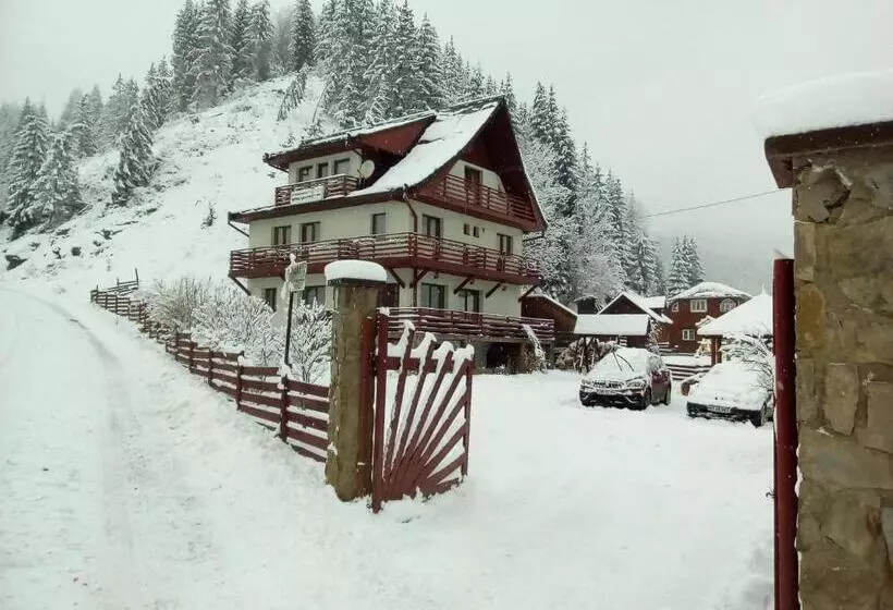 Pensiunea Roua Diminetilor