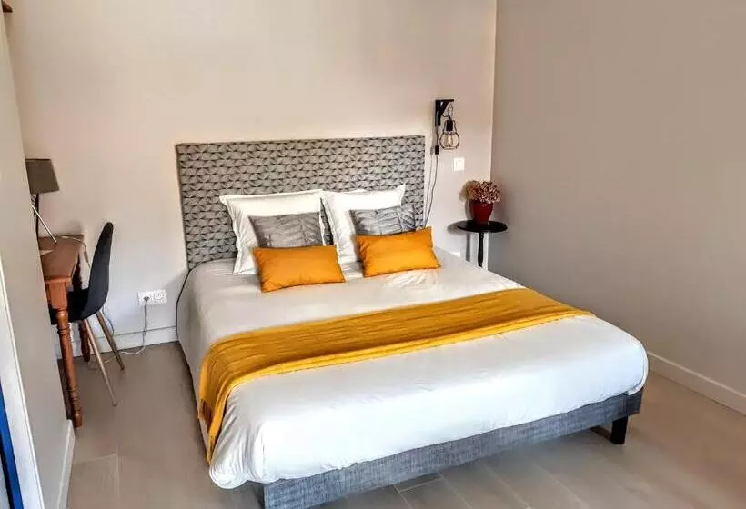 Aamiaismajoitus (B&B) 10 Côté Cour