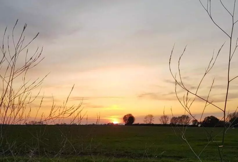 Aamiaismajoitus (B&B) Au Soleil Vert   Chambre De Charme Avec Spa Et Sauna Privés