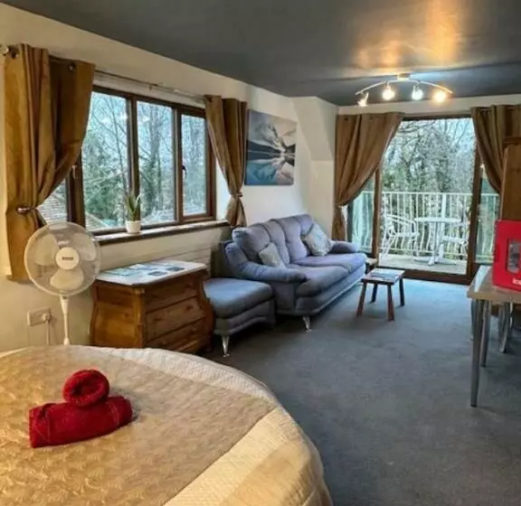 Aamiaismajoitus (B&B) Barnfields Retreat