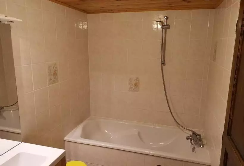 Aamiaismajoitus (B&B) Domaine D En Haut