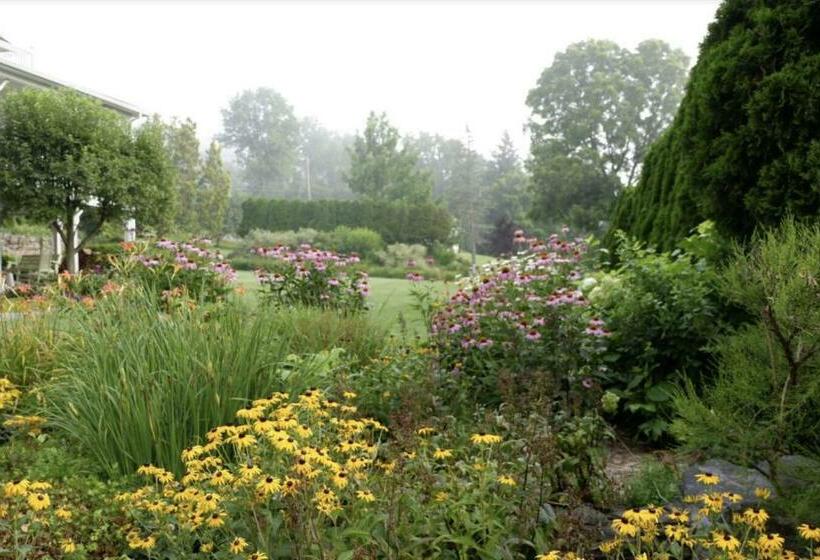 مبيت وإفطار Fox & Bear Lodge