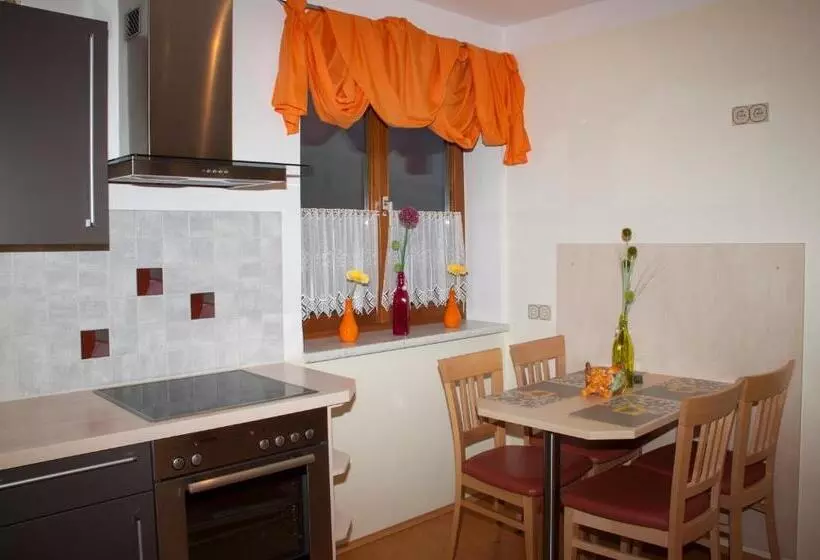 Aamiaismajoitus (B&B) Frühstückspension Kuzmic