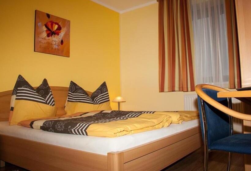 مبيت وإفطار Frühstückspension Kuzmic