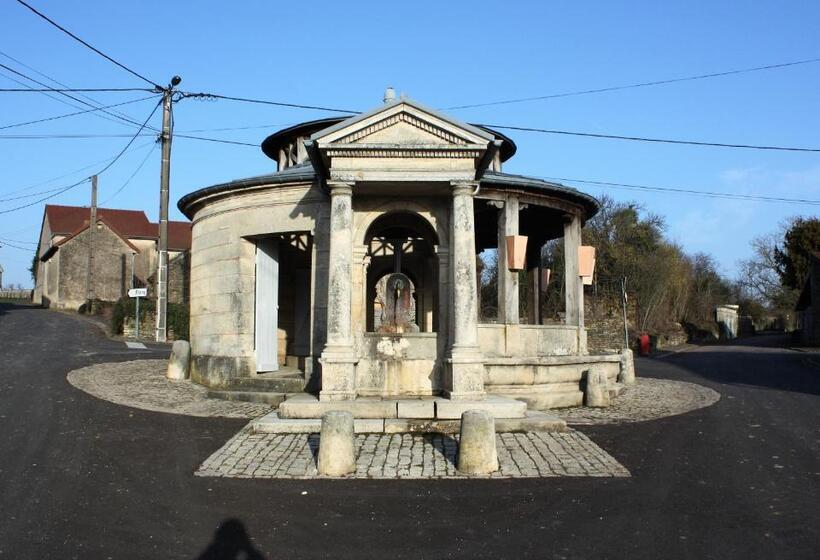 ベッドアンドブレックファースト Le Vieux Presbytère