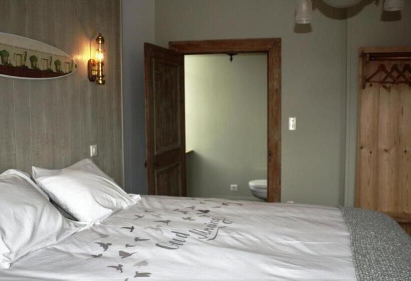 ベッドアンドブレックファースト Le Vieux Presbytère