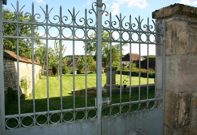 ベッドアンドブレックファースト Le Vieux Presbytère