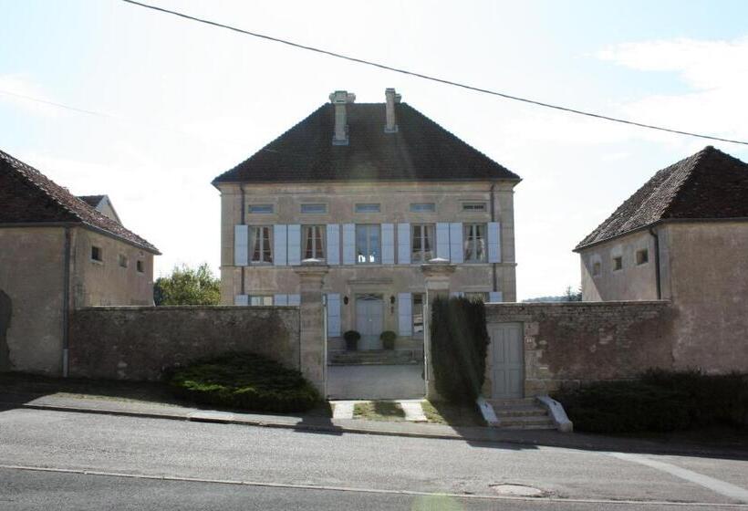 ベッドアンドブレックファースト Le Vieux Presbytère