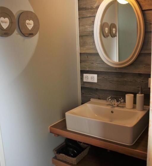 ベッドアンドブレックファースト Le Vieux Presbytère