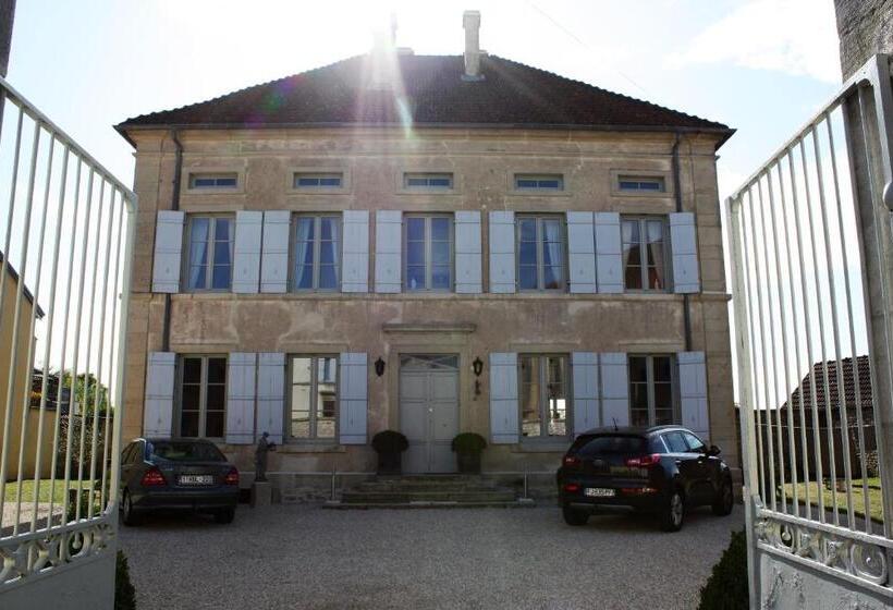 ベッドアンドブレックファースト Le Vieux Presbytère