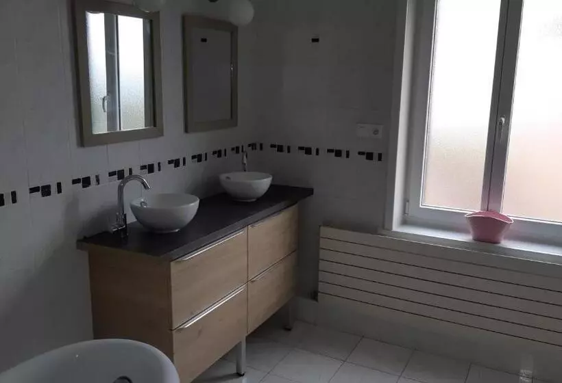 Aamiaismajoitus (B&B) Les Hauts De Proisy