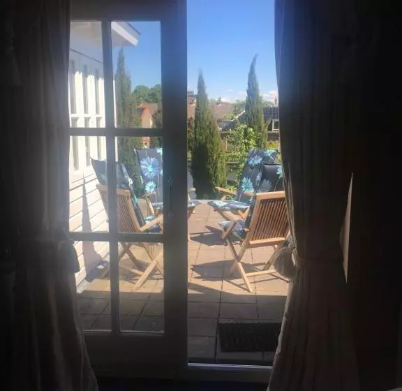 Aamiaismajoitus (B&B) Luc S Place, Jaccuzi, Waterbed