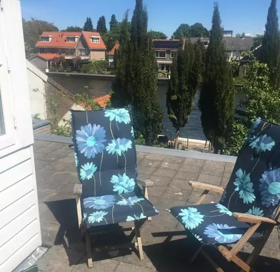 Aamiaismajoitus (B&B) Luc S Place, Jaccuzi, Waterbed