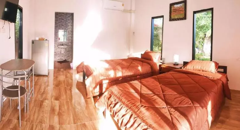 Aamiaismajoitus (B&B) Noppakhun Resort