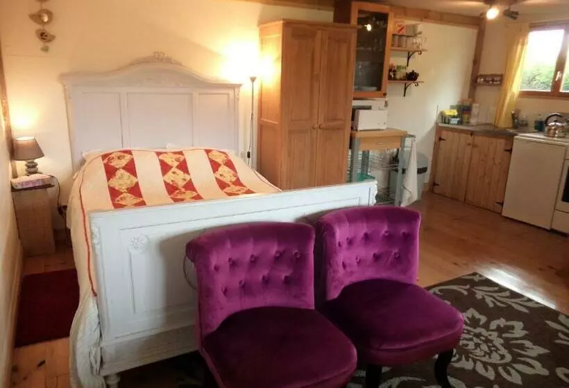 Aamiaismajoitus (B&B) The Studio