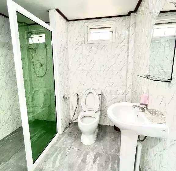 ホテル Chaisaeng In The Park