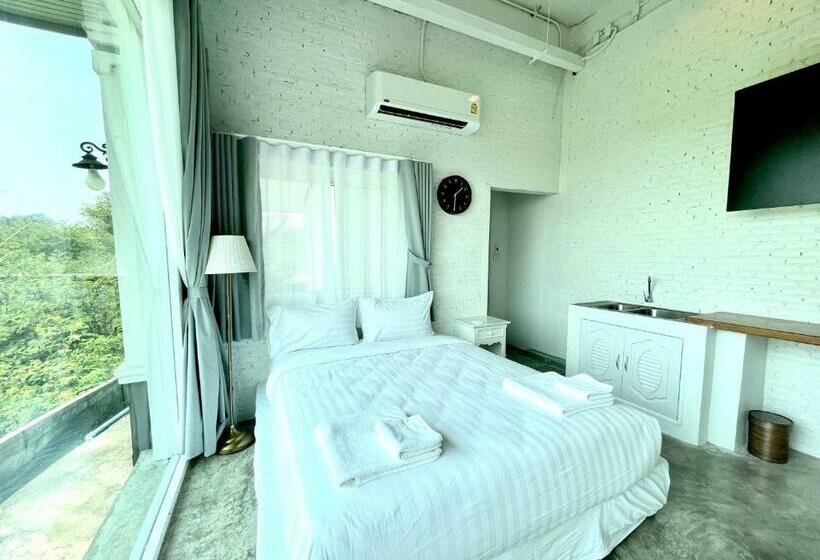 ホテル Chaisaeng In The Park