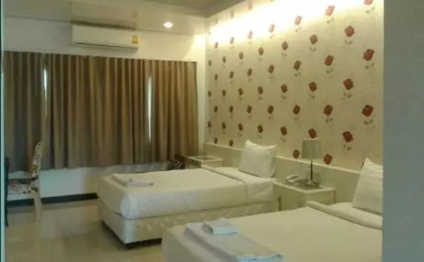 ホテル Chaisaeng In The Park