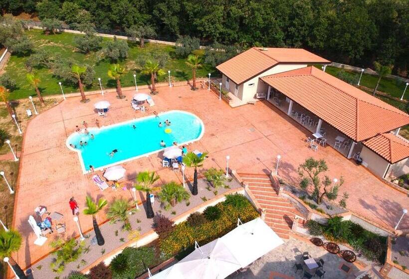 בית מלון כפרי Feudo Delle Querce